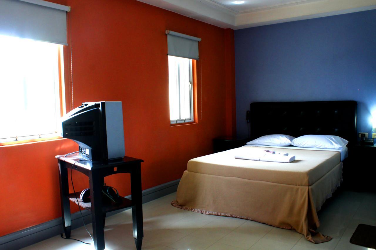 Jardin De Rosal Hotel Pasig City Kültér fotó